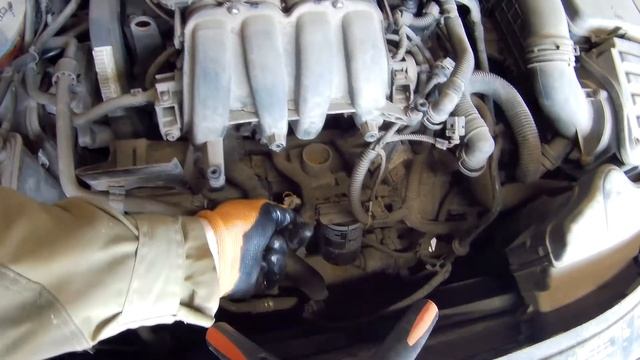 Сломалась направляющая масляного щупа. Шкода Октавия А5. Меняю на новую.