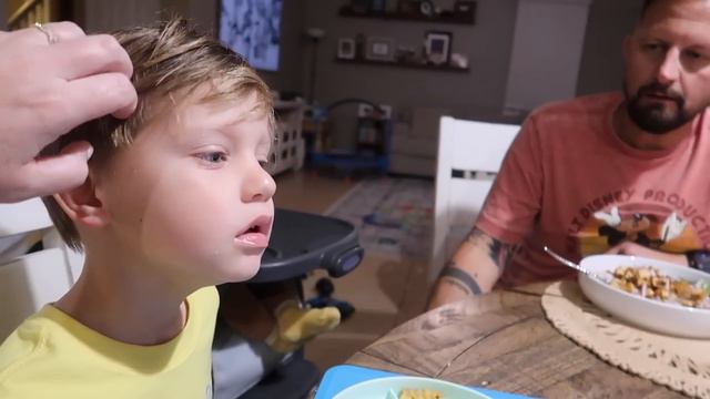 Cute Baby Is Almost Walking & Shows You His 2 Teeth, Homemade Haircuts & A Posh Picnic! | Home Vlog смотреть онлайн