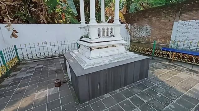 @historyofjava CANDI MANGKUBUMEN, kuburan ari-ari Patih Sasranagara era PB IX. sejak th 1840 смотреть онлайн