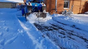 Чистка снега с трактором МТЗ-82