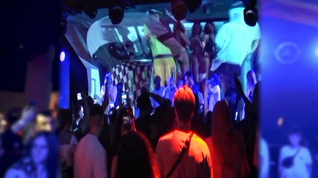 blago white - Cristal & МОЁТ (Remix) [ LIVE ] смотреть онлайн