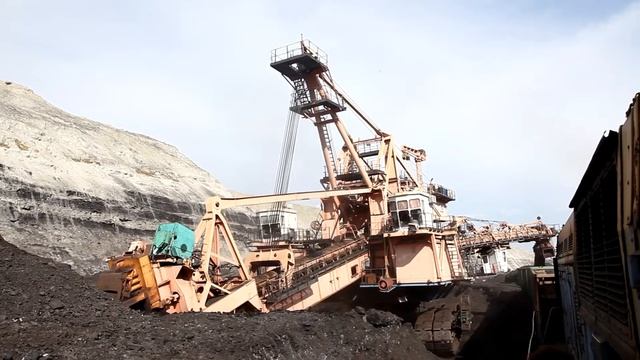 Профессии: машинист роторного экскаватора смотреть онлайн