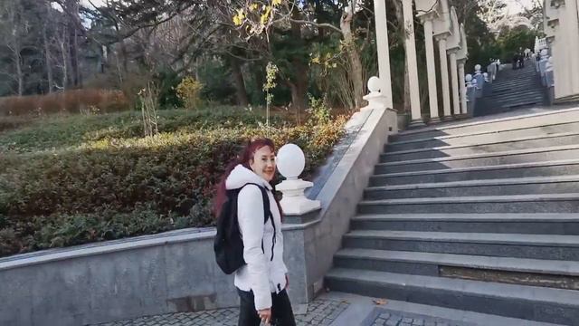 Крым 2024. Гуляем по зимней Ялте. Бюджетная столовая в самом дорогом городе Крыма. Приморский парк. смотреть онлайн