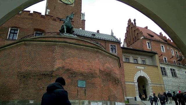 Вавельский замок - Краков для туристов, интересные факты, обзор и достопримечательности Вавеля смотреть онлайн
