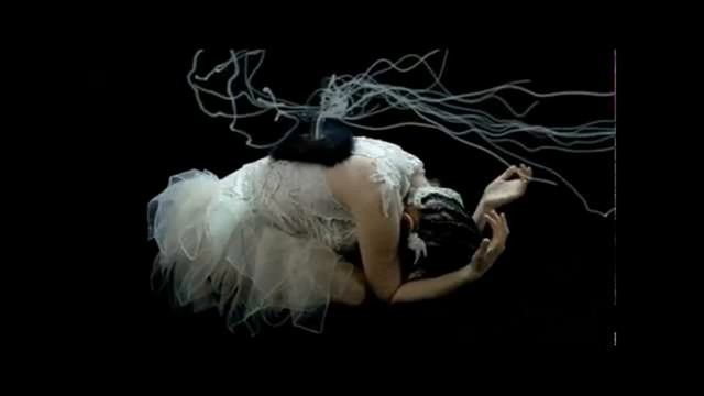 Björk - Unravel (Slow Ambient Mix) смотреть онлайн