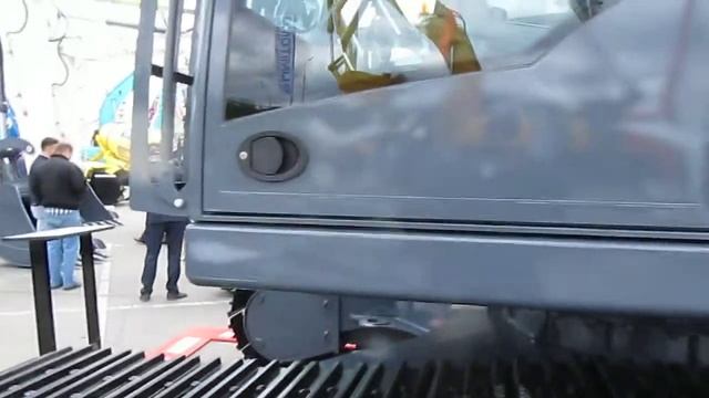 BAUMA СТТ-2018 Экскаватор "ТВЭКС" TX-300 смотреть онлайн