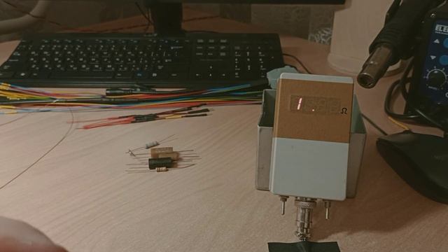 Самодельный Омметр с разрешающей способностью 0,01 Ом и светодиодным индикатором. смотреть онлайн