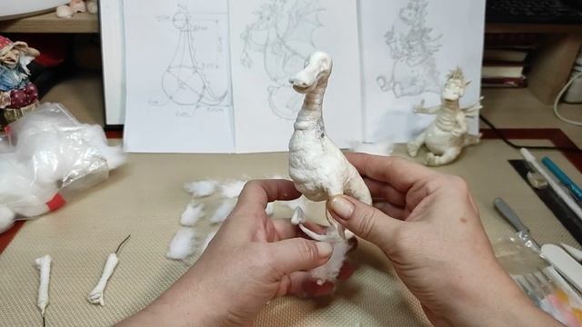 ??Ватная игрушка ДРАКОША СРЕДНЕНЬКИЙ. Урок 4. Формируем мордочку. Соединяем руки с туловищем. смотреть онлайн