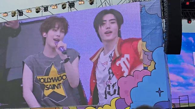 230610 - Weverse con festival Enhypen Future Perfect ( Pass the Mic) live Band ver 4k смотреть онлайн