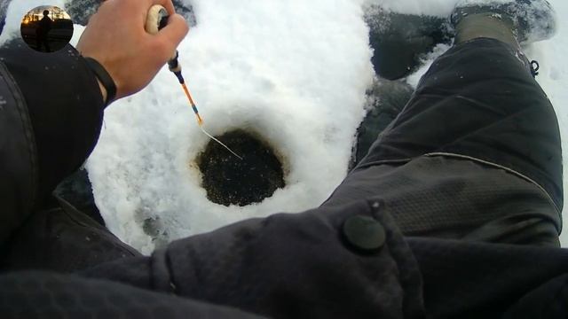 ПЕРВЫЙ ЛЁД 2020-21, Рыбалка на Озере УТКУЛЬ, ловля ПЛОТВЫ на безмотылку. смотреть онлайн