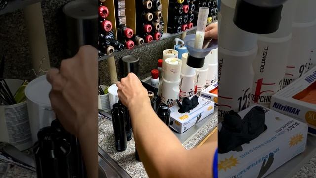 Краска для волос  Topchic GOLDWELL как я её набираю из герметичных баллонов в чашу для окрашивания