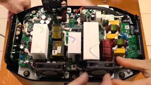 Как устроен огромный повербанк смотреть онлайн