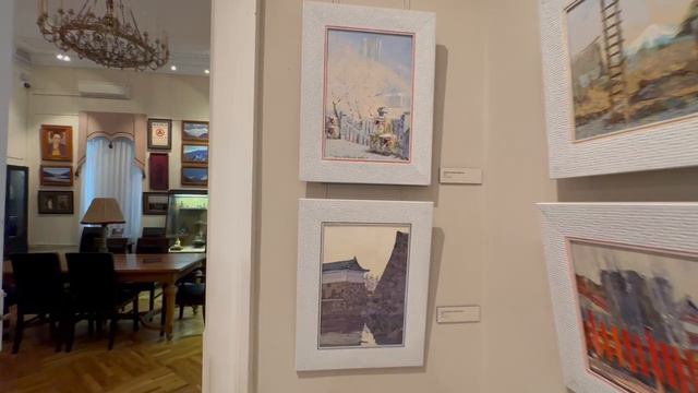 Экспозиция выставки Игоря Обухова 