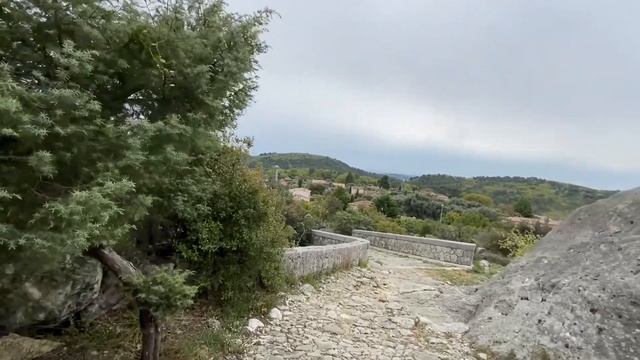 Разрушенный город ! Расплавили или залили бетоном? Tourrettes-sur-Loup. Часть 3. Жизнь во Франции смотреть онлайн