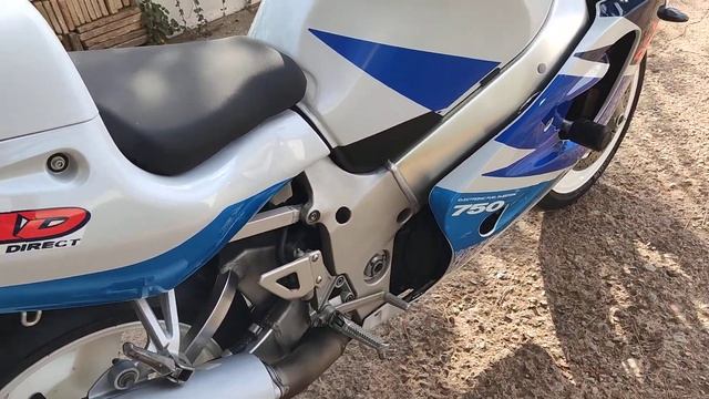 Suzuki GSXR 750 SRAD 98 Start смотреть онлайн