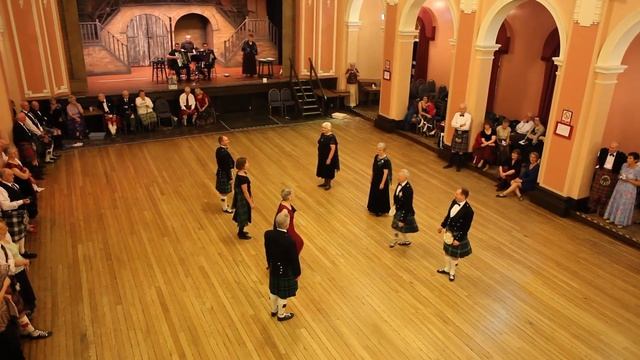 Forty and Counting (Scottish country dance) смотреть онлайн