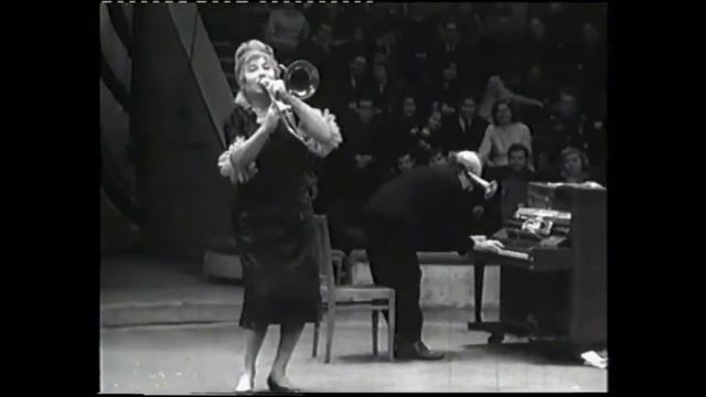 Музыкальные эсцентрики Амвросьева Шахнин. Musical clowns Amvroseva Shakhnin смотреть онлайн