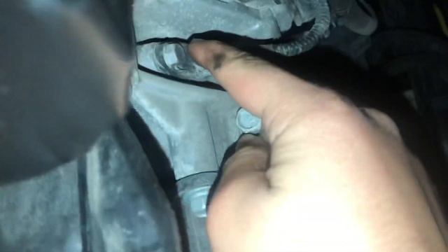 Crankshaft Position Sensor location on a 2017 Kia Soul 2.0L смотреть онлайн