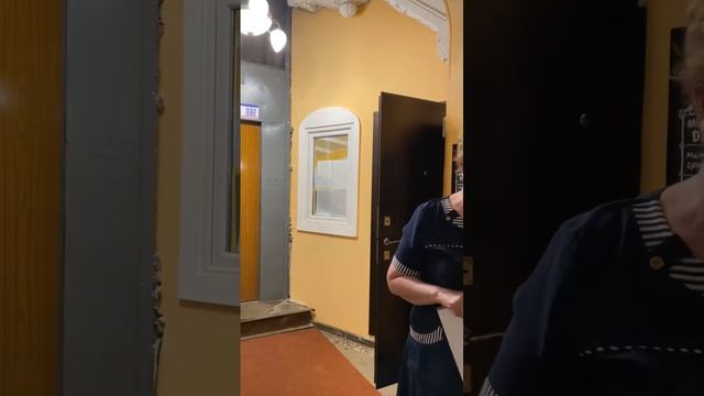 МОШЕННИКИ В ПОДЪЕЗДЕ / ПЛАТНЫЙ ВХОД В ПОДЪЕЗД #мошенники #полиция #спб @anatoly.andreevich смотреть онлайн