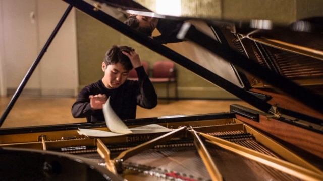 Brahms Intermezzo Op.118 No.2 / Chopin Mazurka Op. 33 No.4 смотреть онлайн