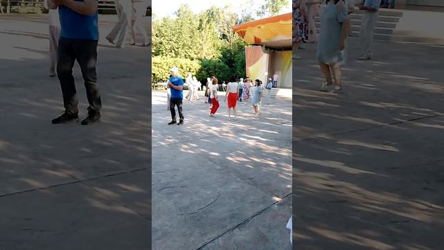 танцы кому заза!! Саранск. парк Пушкина. 6 августа 2023 год. смотреть онлайн