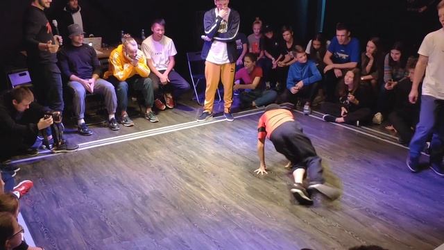 b-boy Мирон (11 лет) на ОСТИНС '2018 (первый выход) смотреть онлайн