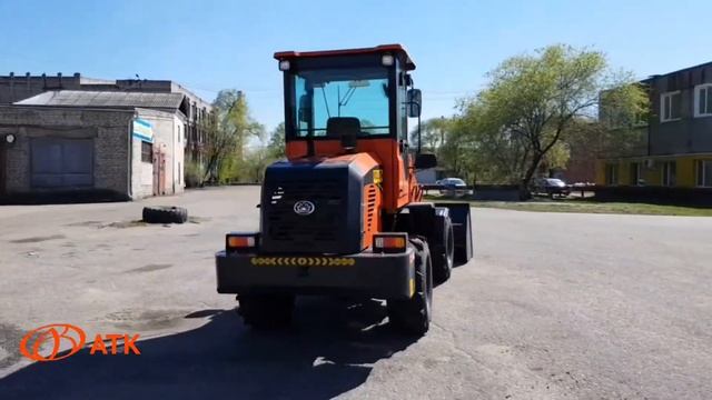 Фронтальный погрузчик MOLOT 180 смотреть онлайн