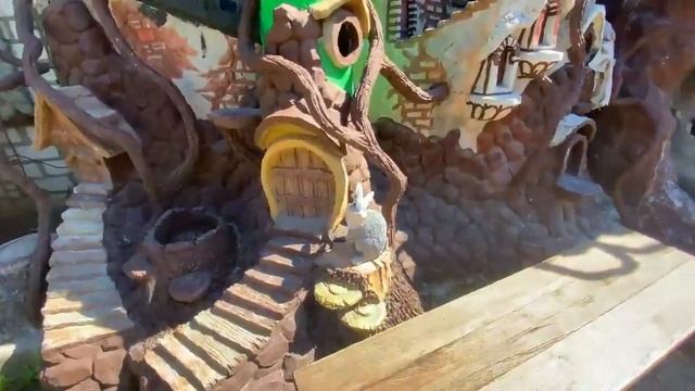 Избушка на Курьих ножках The Hut on Chicken's Legs Парк Сказок Тридевятое Царство Сказочный Парк смотреть онлайн