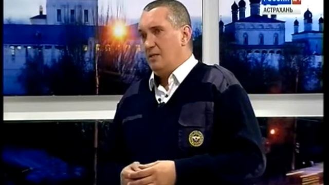 Сотрудники регионального МЧС вытащили в Астрахани из воды двух горожан. А. Рубцов