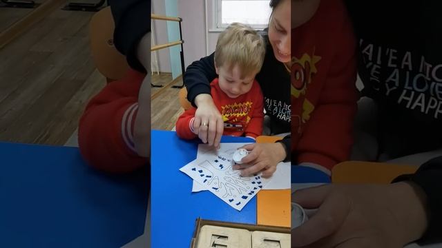 Делаем поделку "Зимнее дерево" вместе с мамой. Для детей от 1. 5 лет. смотреть онлайн
