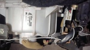 Как снять моторчик печки Nissan x-trail t30