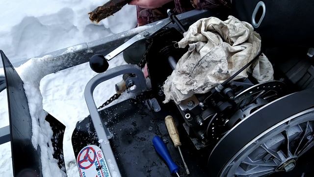 Замена масла в редукторе Буран на мотобуксировщике Ураган Промысловик/Краткое ТО основных узлов смотреть онлайн