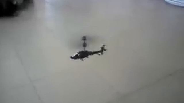 Вертолет Апач-мини