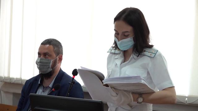 15,6,21, Сразу по 3 статьям обвиняется мать 3-летней девочки, скончавшейся после избиения этой зимо смотреть онлайн