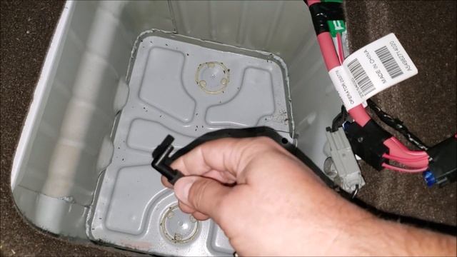 Replace the Battery in a Buick Enclave | Battery Location and Replacement смотреть онлайн