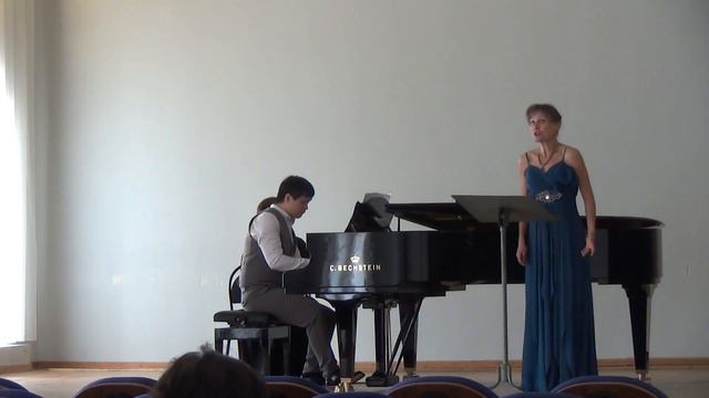 госэкзамен Ван Цзюня, иллюстраторы: Елена Царькова (сопрано), Альбина Рогачёва (скрипка)