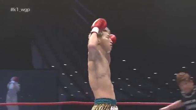 Flying switch kick KO (Muay Thai) смотреть онлайн