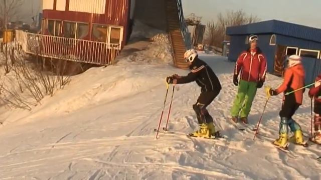 юные горнолыжники ( тренер С Сергеев ) свободное катание в Канте 2013г. смотреть онлайн