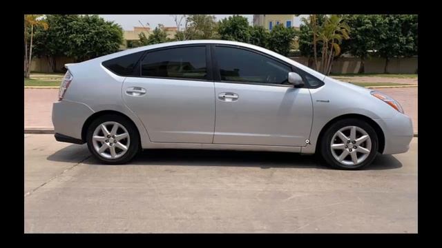 ឡាន Prius Touring Edition និង Prius គ្មាន Touring - Prius Touring Edition vs No Touring Edition смотреть онлайн