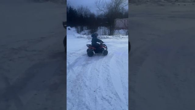 Детский квадроцикл motax mini grizlik 50 зимой,валит смотреть онлайн