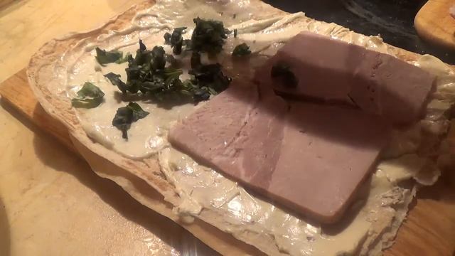Блюда из черной редьки. Часть 1. Сэндвич-ролл в древнерусском стиле смотреть онлайн