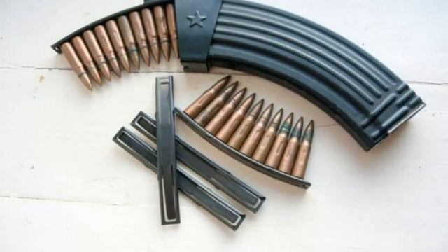 Почему автоматы заряжают изогнутыми рожками , а не ровными смотреть онлайн