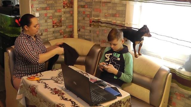 ЖАРИМ ЯЙЦА С ПЕТЕЙ/ПЕЧЁМ ПИРОЖКИ ПО РЕЦЕПТУ МАМЫ/ смотреть онлайн