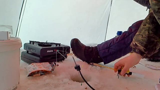 Зимняя рыбалка на оз. Салтаим! смотреть онлайн
