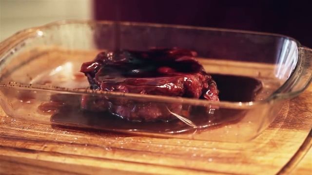 Мясо в винном соусе смотреть онлайн