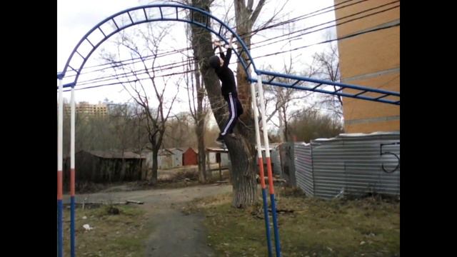 Лазием по лестнице. смотреть онлайн