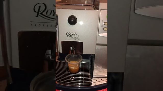 Saeco royal professional приготування еспрессо смотреть онлайн