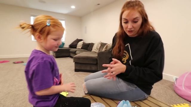 SAVE OLAF from LAVA!! Frozen 2 Hide N Seek game with Elsa & Anna floor is lava escape challenge ❄️? смотреть онлайн