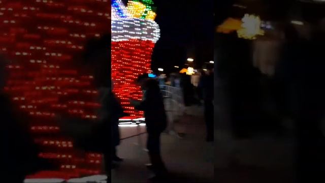 Новогодняя ёлка. Мариуполь, 2020 Левый берег,парк Веселка. смотреть онлайн