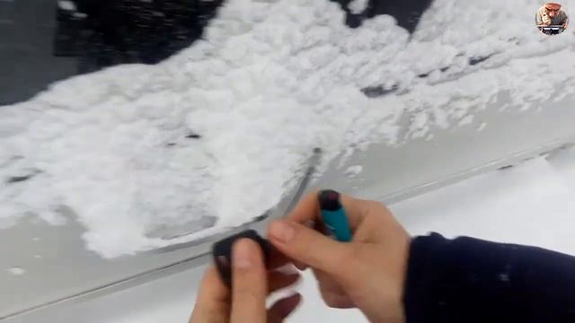 Замерз замок в машине. Показываю как его открыть смотреть онлайн